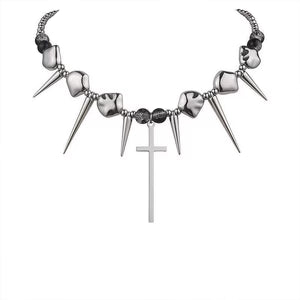 Exaggerated Punk Necklace With Cross-Shaped Rivets