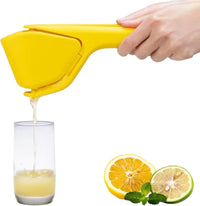 CIRCUIT GREEN Folding Lemon Squeezer, Manual Citrus & Lime Juicer with Built-In Strainer, Easy Two-Hand Press, Space-Saving Flat Design, Handheld Kitchen Tool (1 Pc)