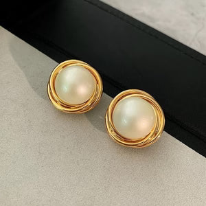 Silver Needle Planet Freshwater Pearl Stud Earrings High-End