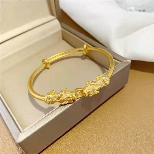 Stylish And Minimalist Alloy Bracelet For Women