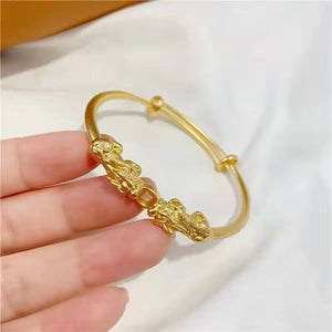 Stylish And Minimalist Alloy Bracelet For Women